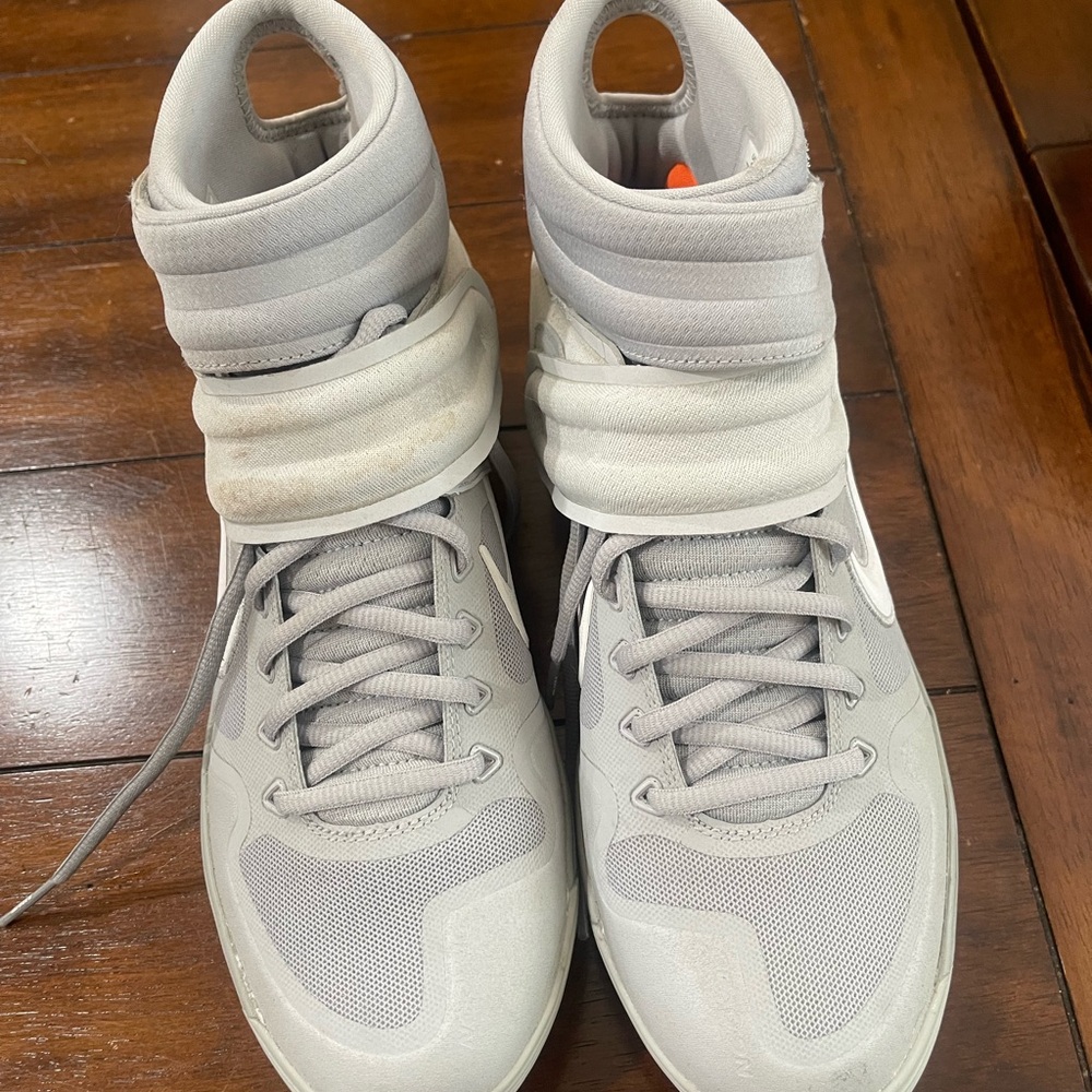 Nike Air Zoom men’s Cleats Size 9